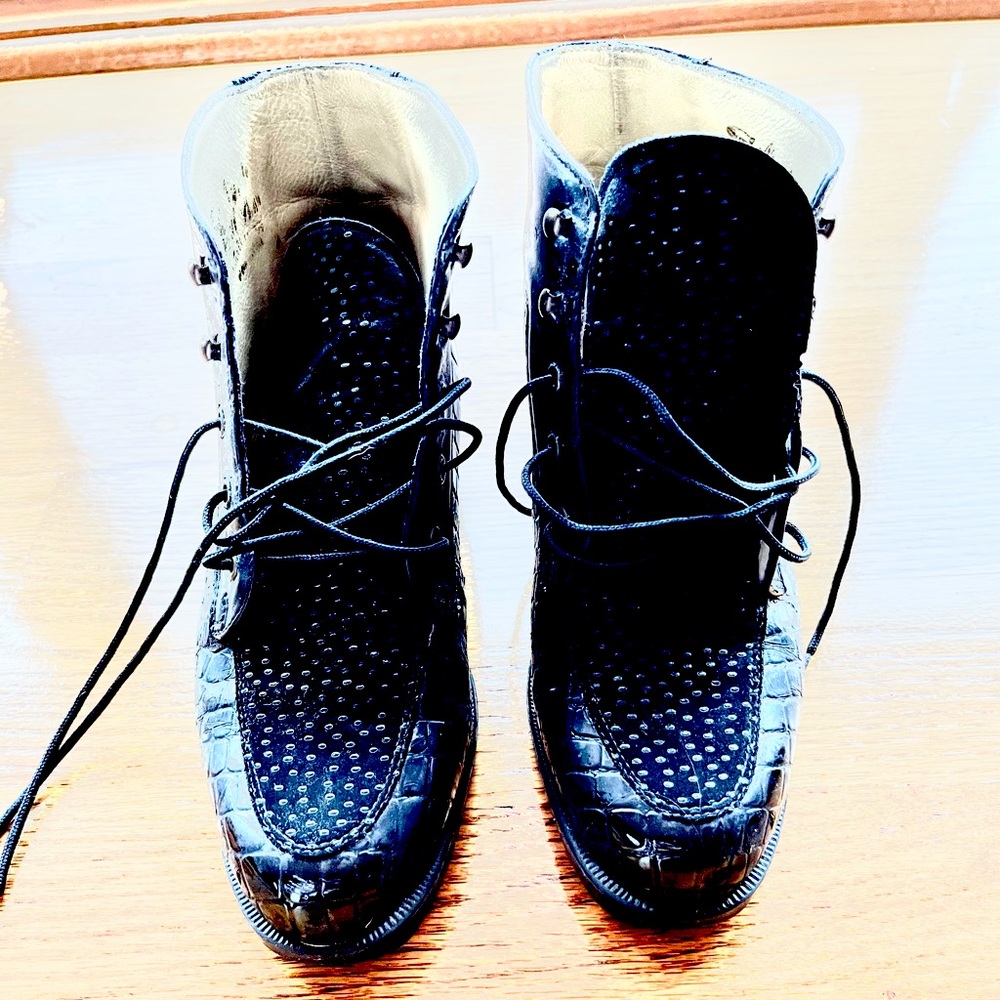 Nyoola M. Louis Collections  Quebec, Canada.